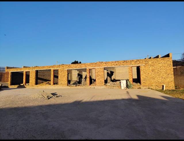 BUSINESS FOR SALE IN LENASIA EXT 3